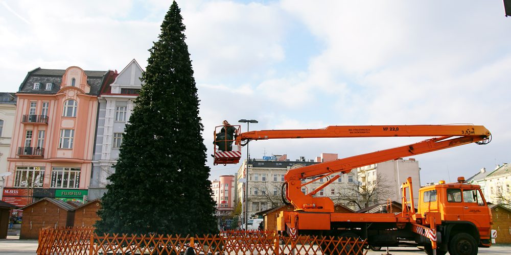 Vánoční strom na Masarykově náměstí ponese na špici hvězdu se znakem Ostravy