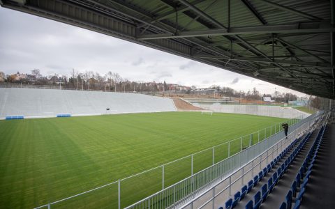 Hlavní tribuna