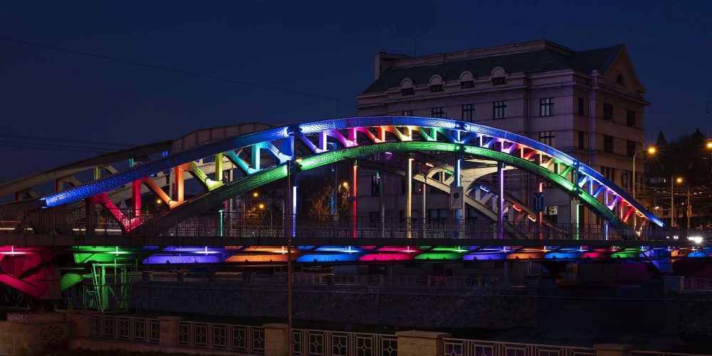 Během festivalu Colours of Ostrava budou duhově nasvětleny ostravské dominanty