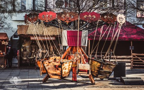 Program vánočních trhů v centru