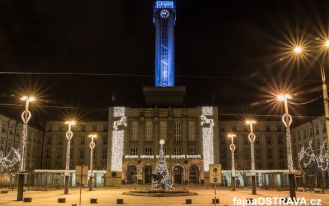 Vánoční výzdoba před radnici se naposledy rozzáří v pátek 6.ledna